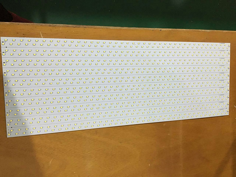 LED灯板SMT贴片加工