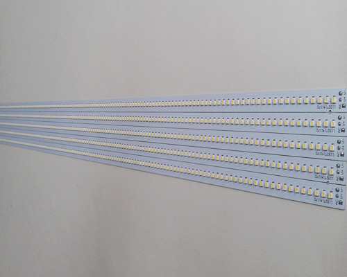 常熟LED长条灯具贴片加工